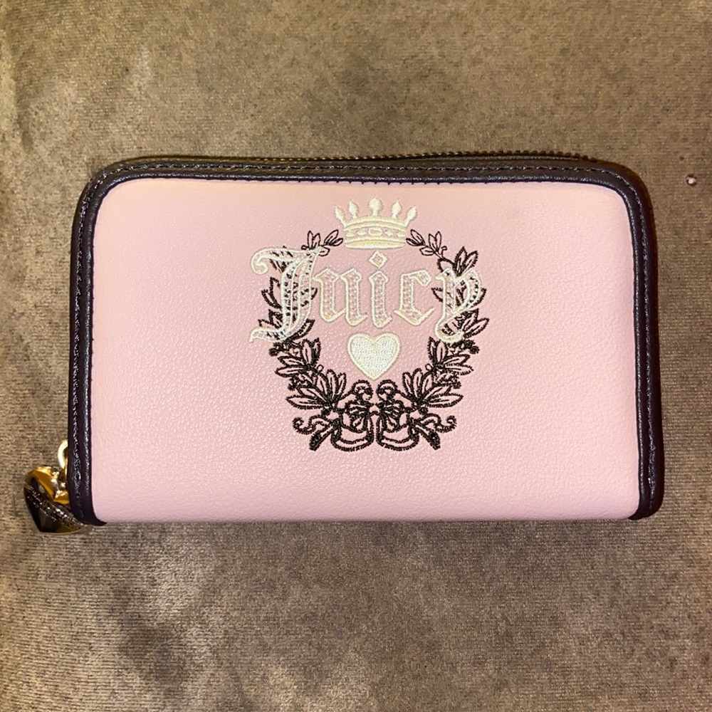 NWT Juicy Couture Heritage Multi Compartment Bifold Wallet